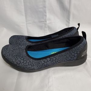 Skechers Memory Foam Slip-On Shoe SZ 8.5